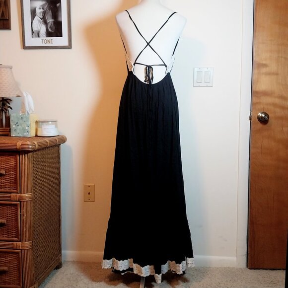 RE-NAMED BACK OUT  EMBrOiDERY LACE TRIM SIZE S BLACK MAXI DRESS - Picture 7 of 13